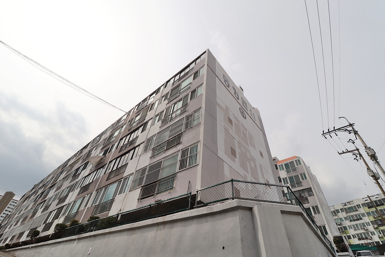 Building entrance with signage