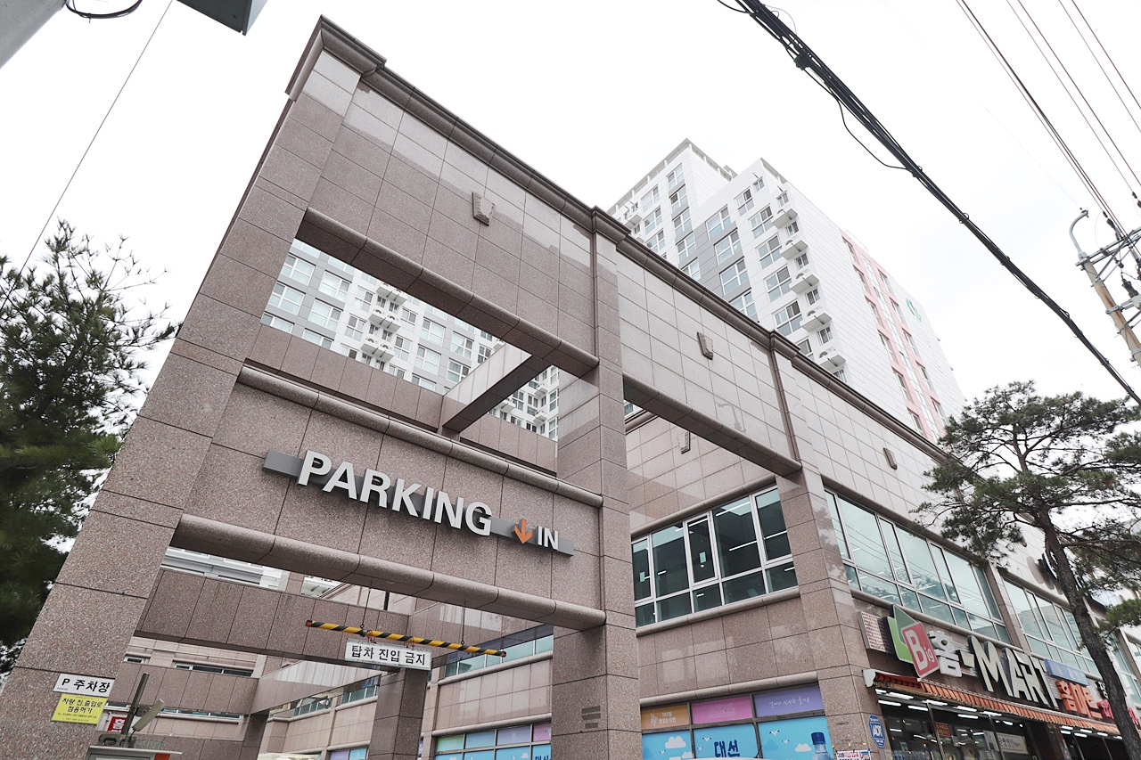 Building entrance with signage