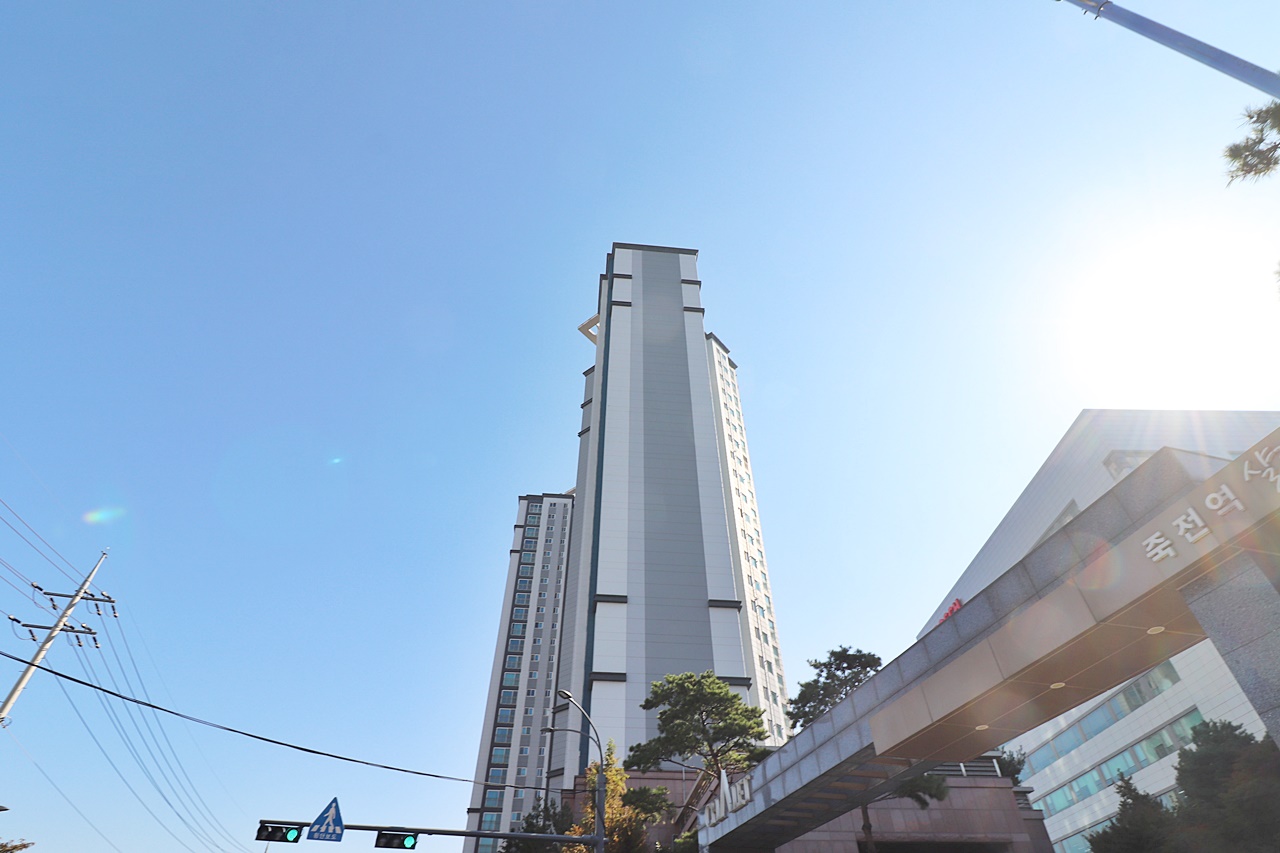 Building entrance with signage