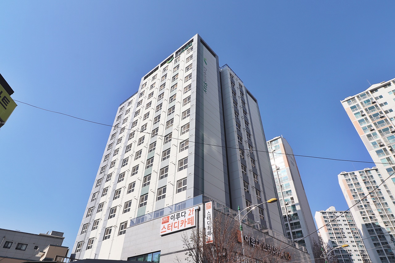 Building entrance with signage