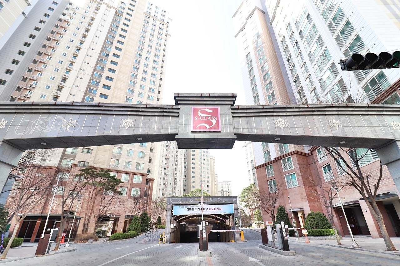 Building entrance with signage