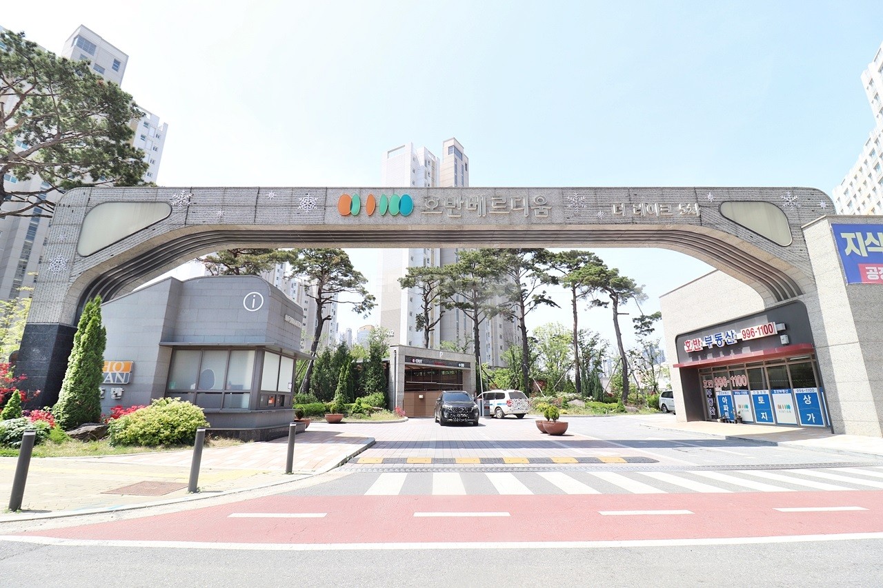 Building entrance with signage