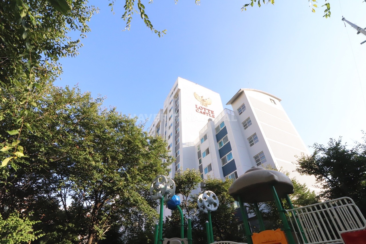 Building entrance with signage