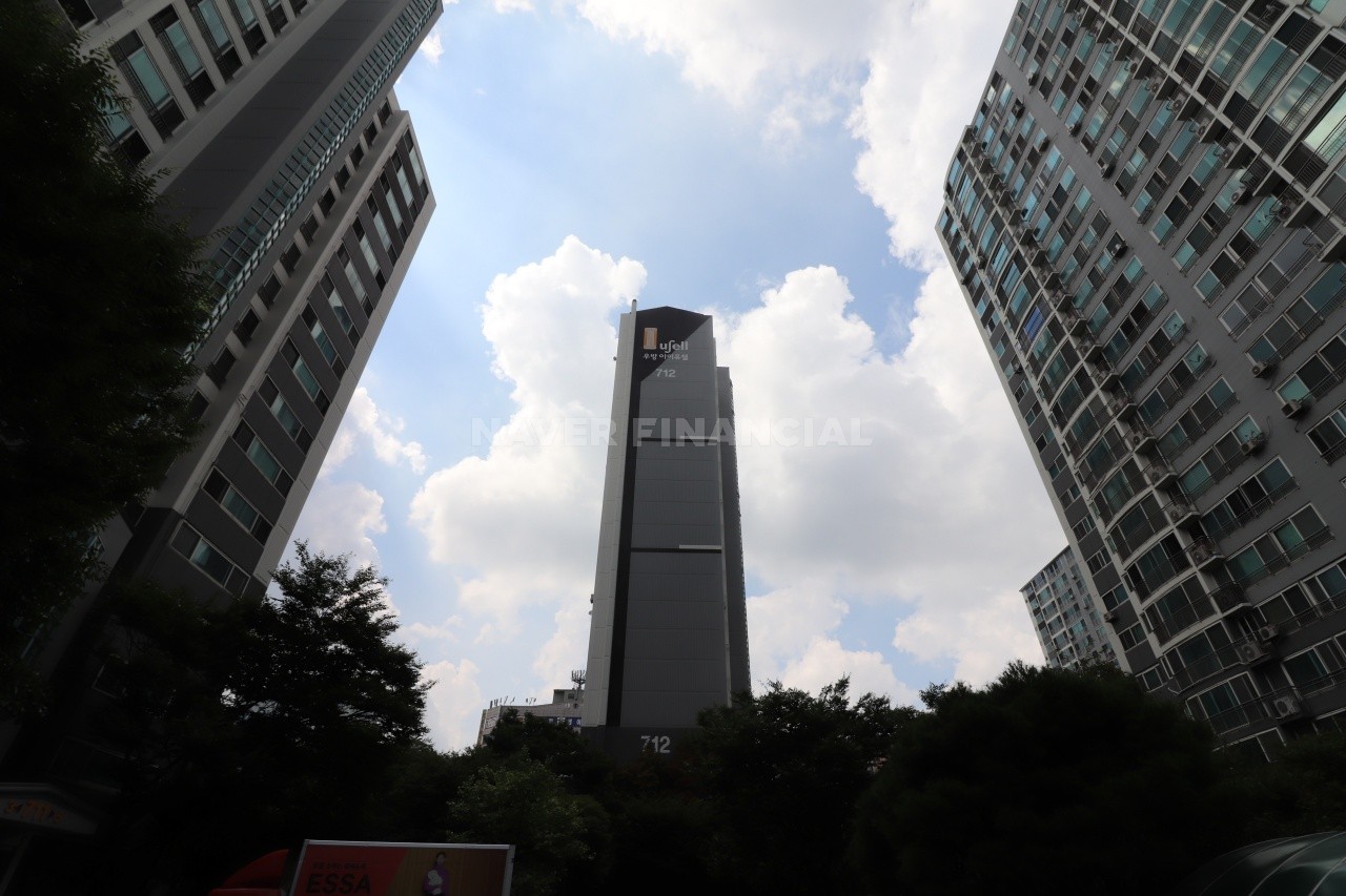 Building entrance with signage