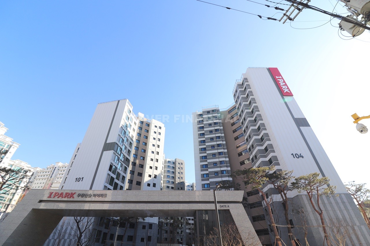 Building entrance with signage