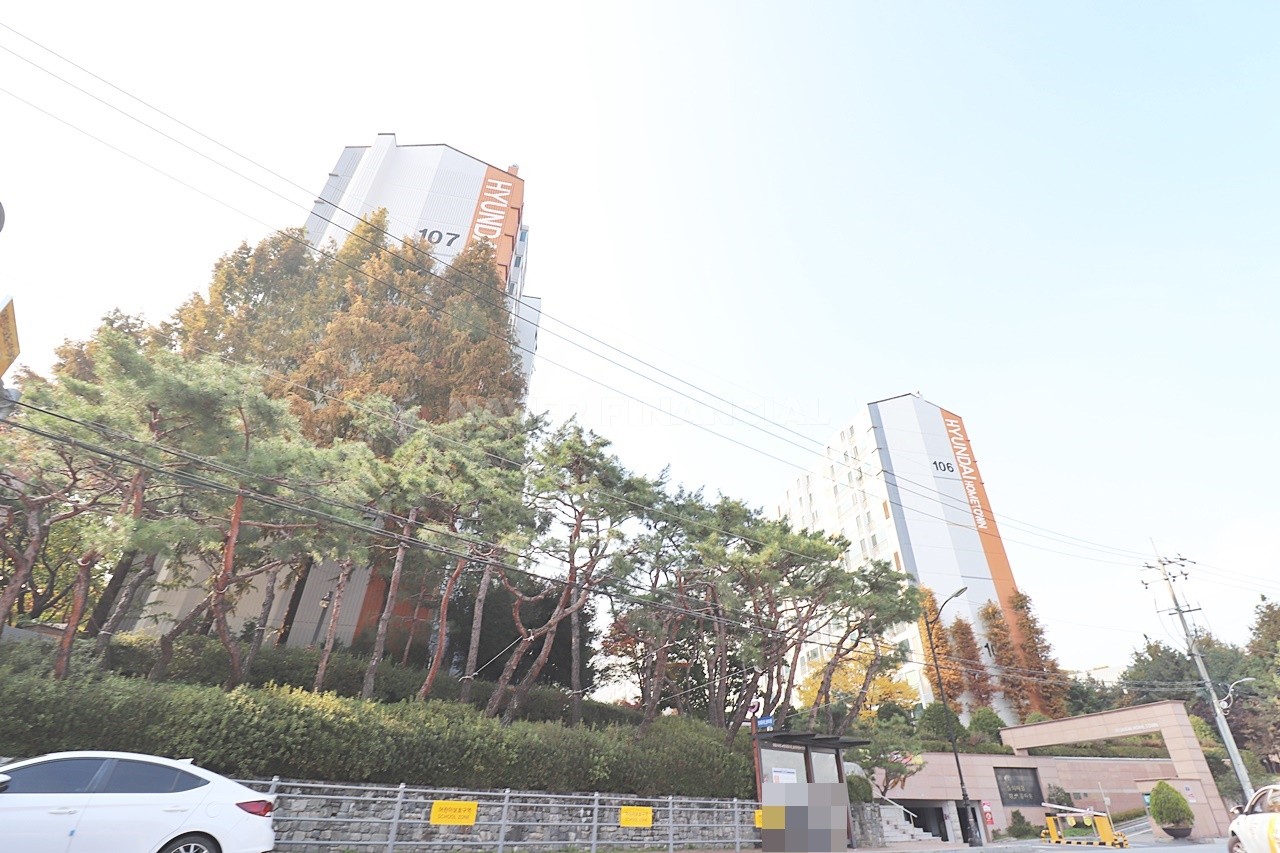 Building entrance with signage