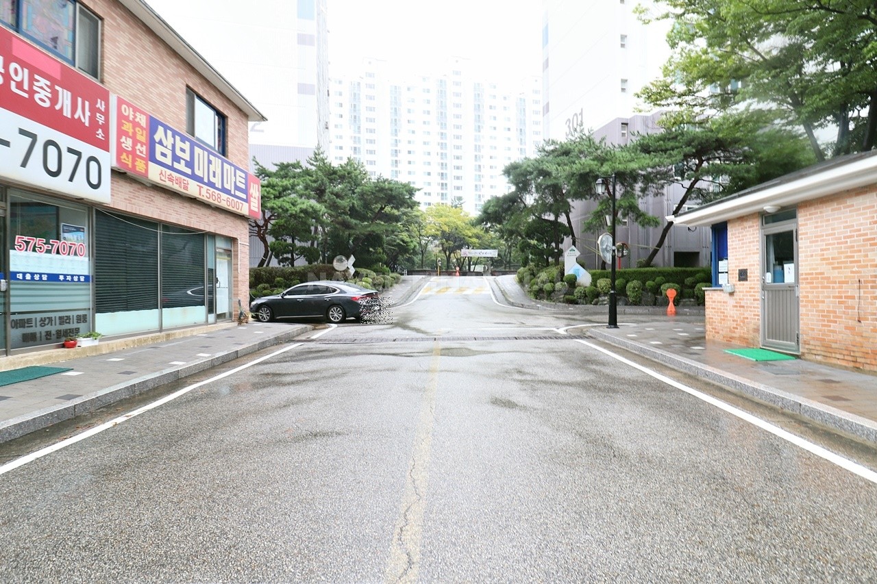 Building entrance with signage