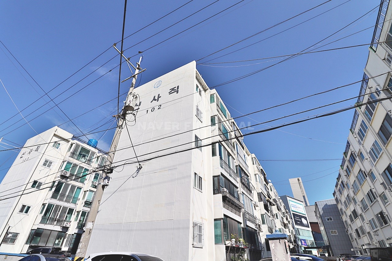 Building entrance with signage