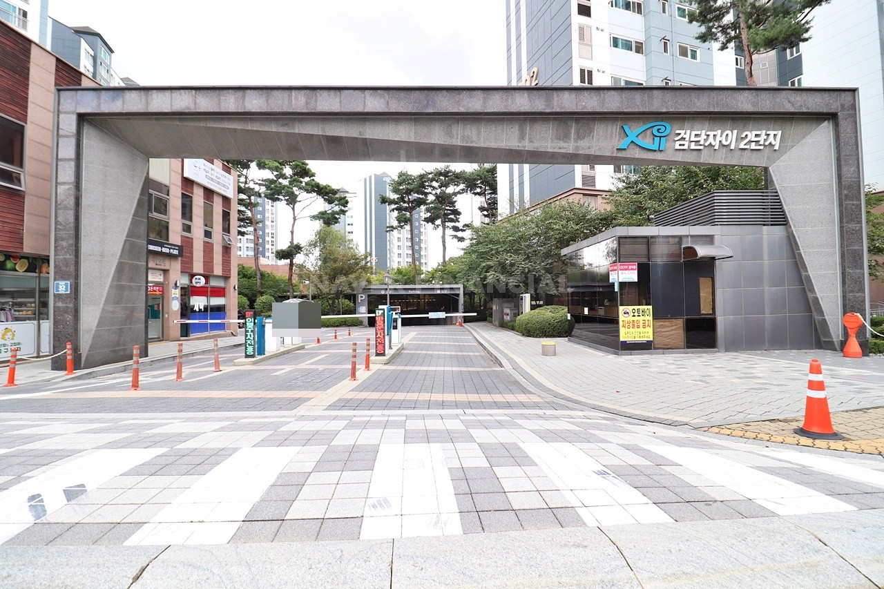 Building entrance with signage