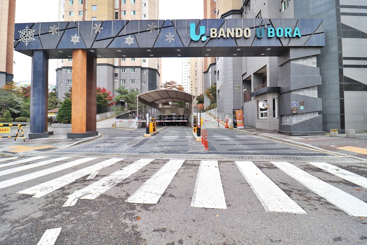 Building entrance with signage