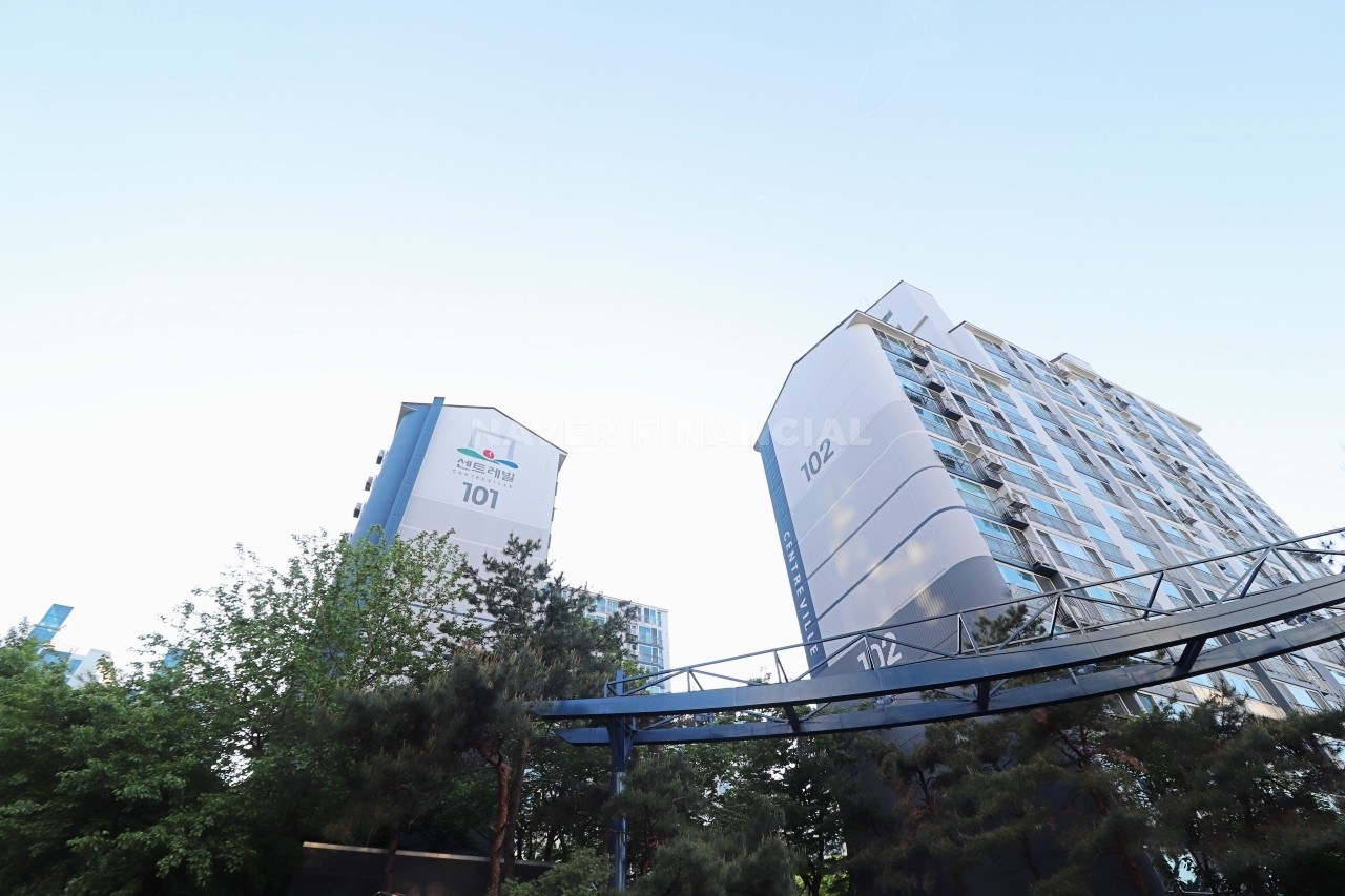 Building entrance with signage