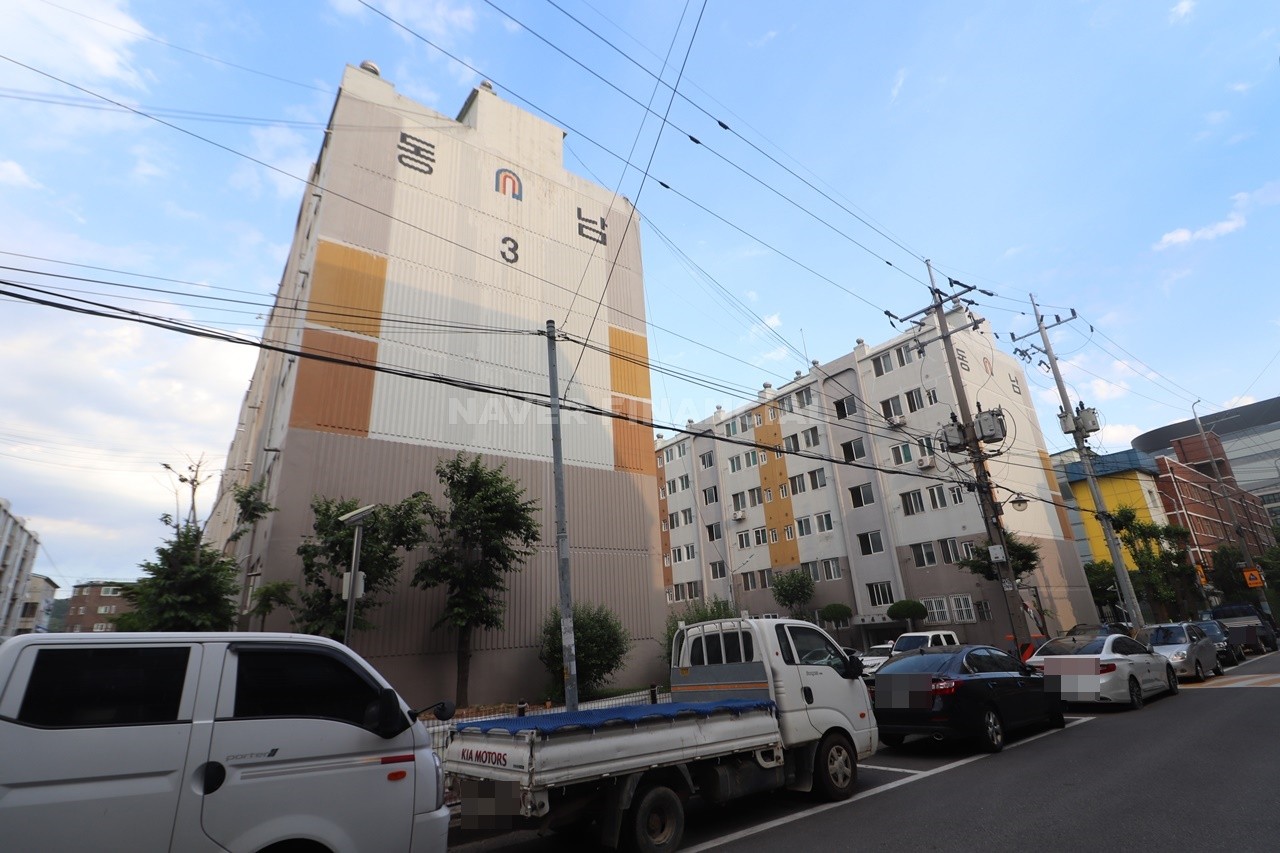 Building entrance with signage