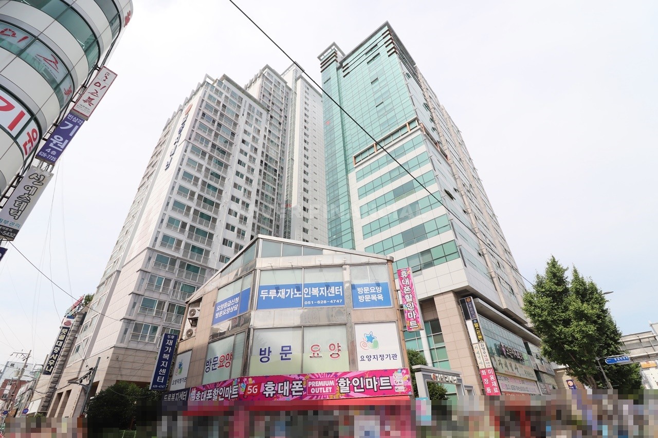 Building entrance with signage