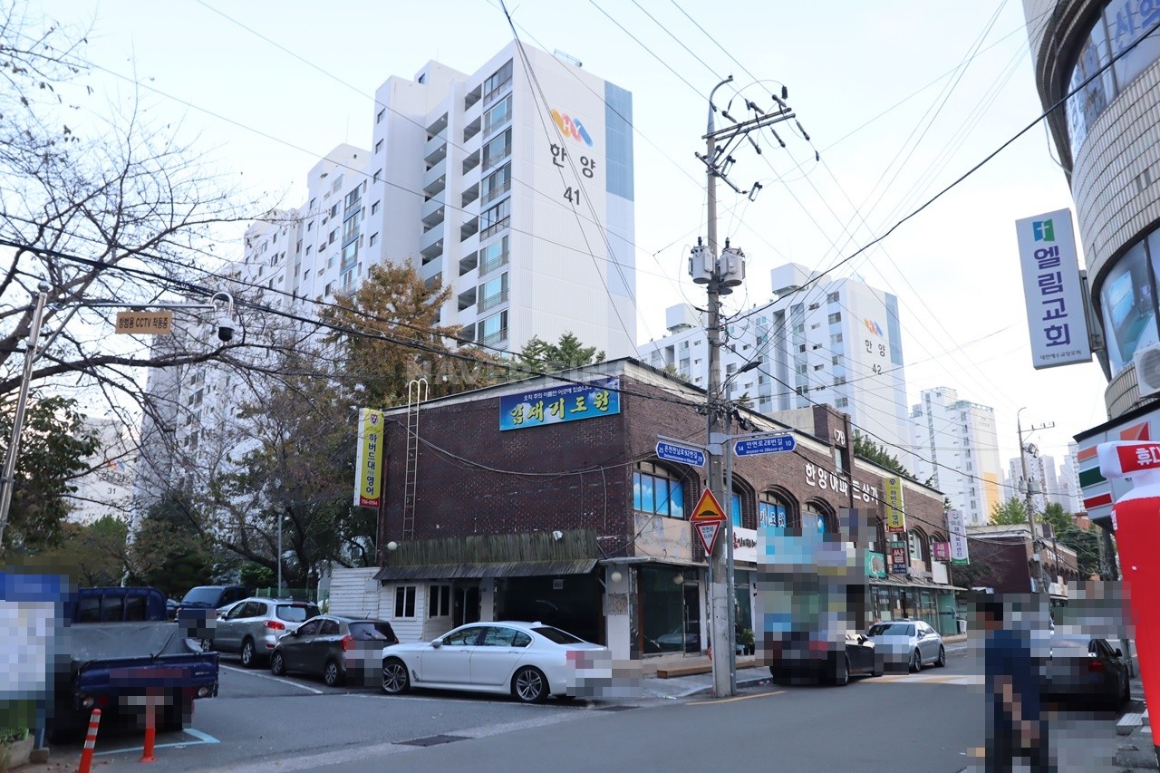 Building entrance with signage