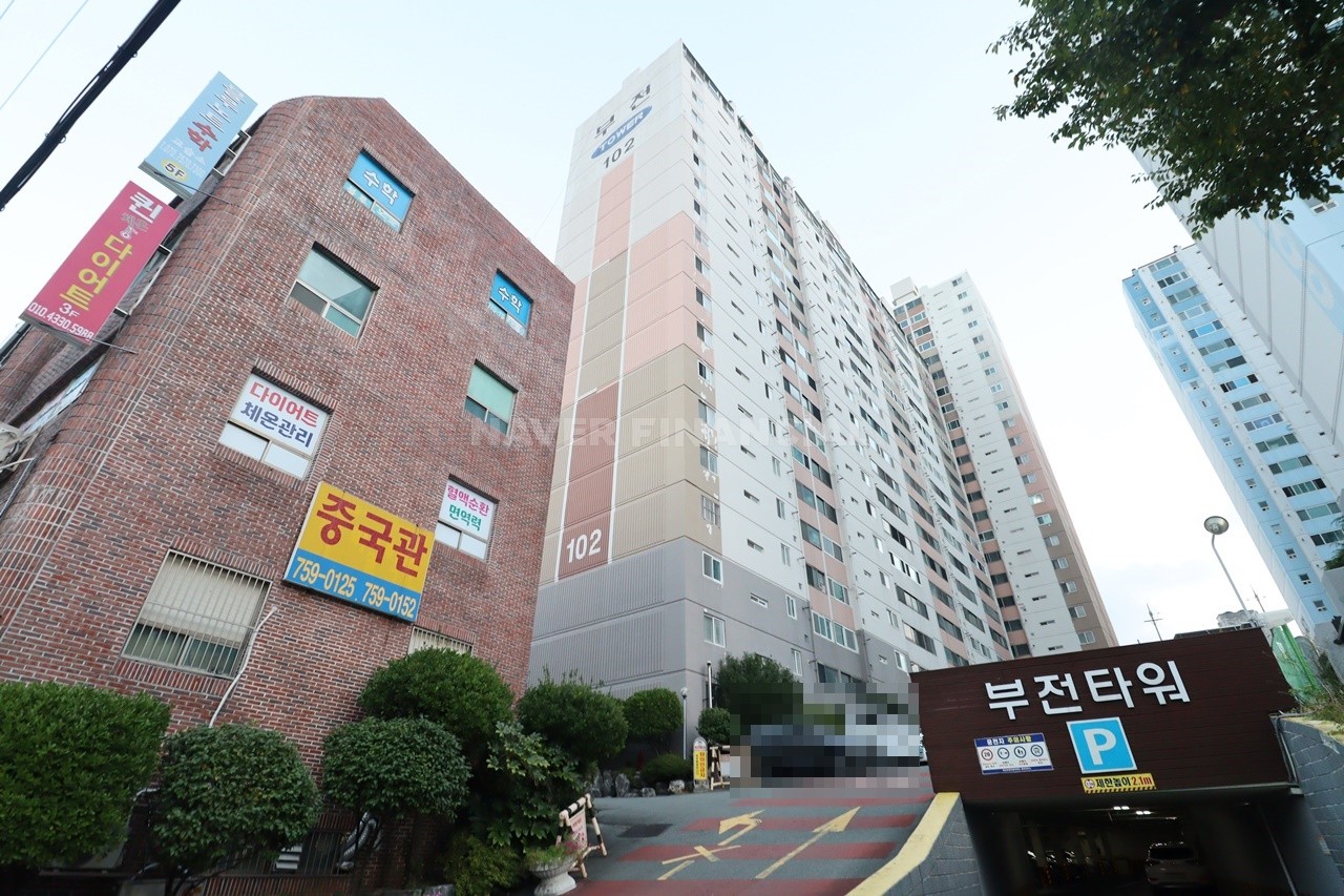 Building entrance with signage