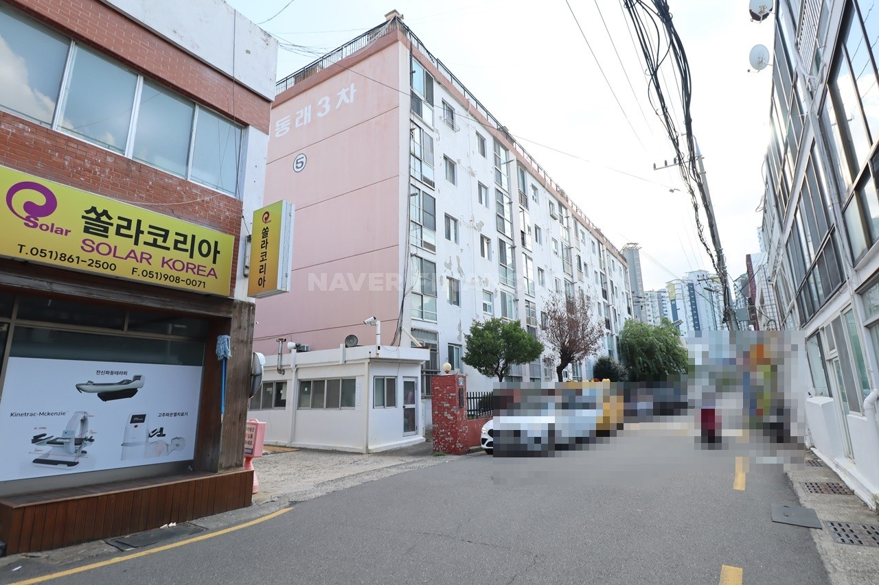 Building entrance with signage