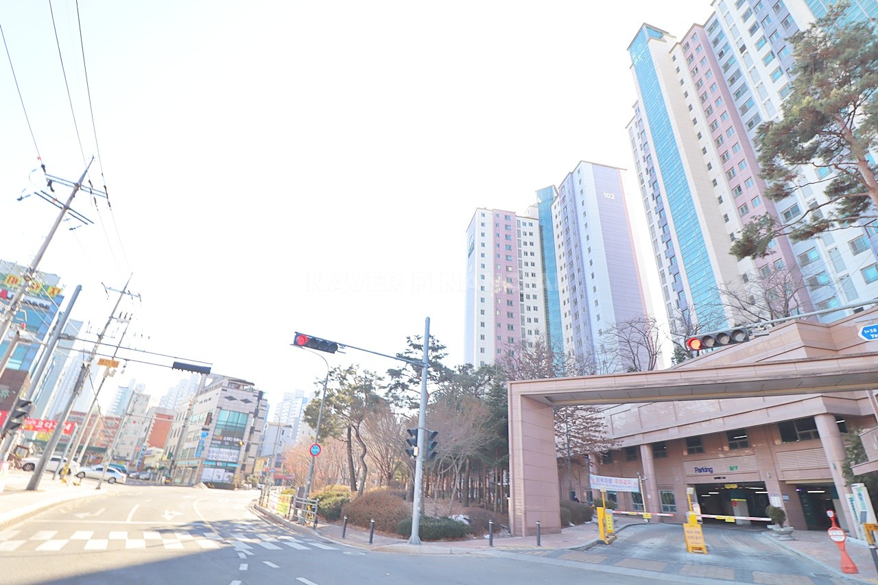 Building entrance with signage