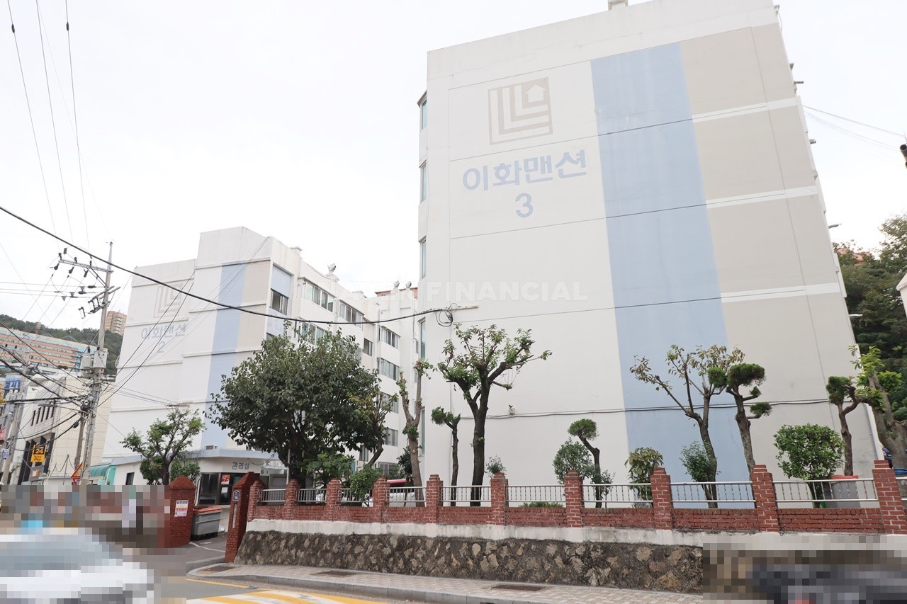 Building entrance with signage