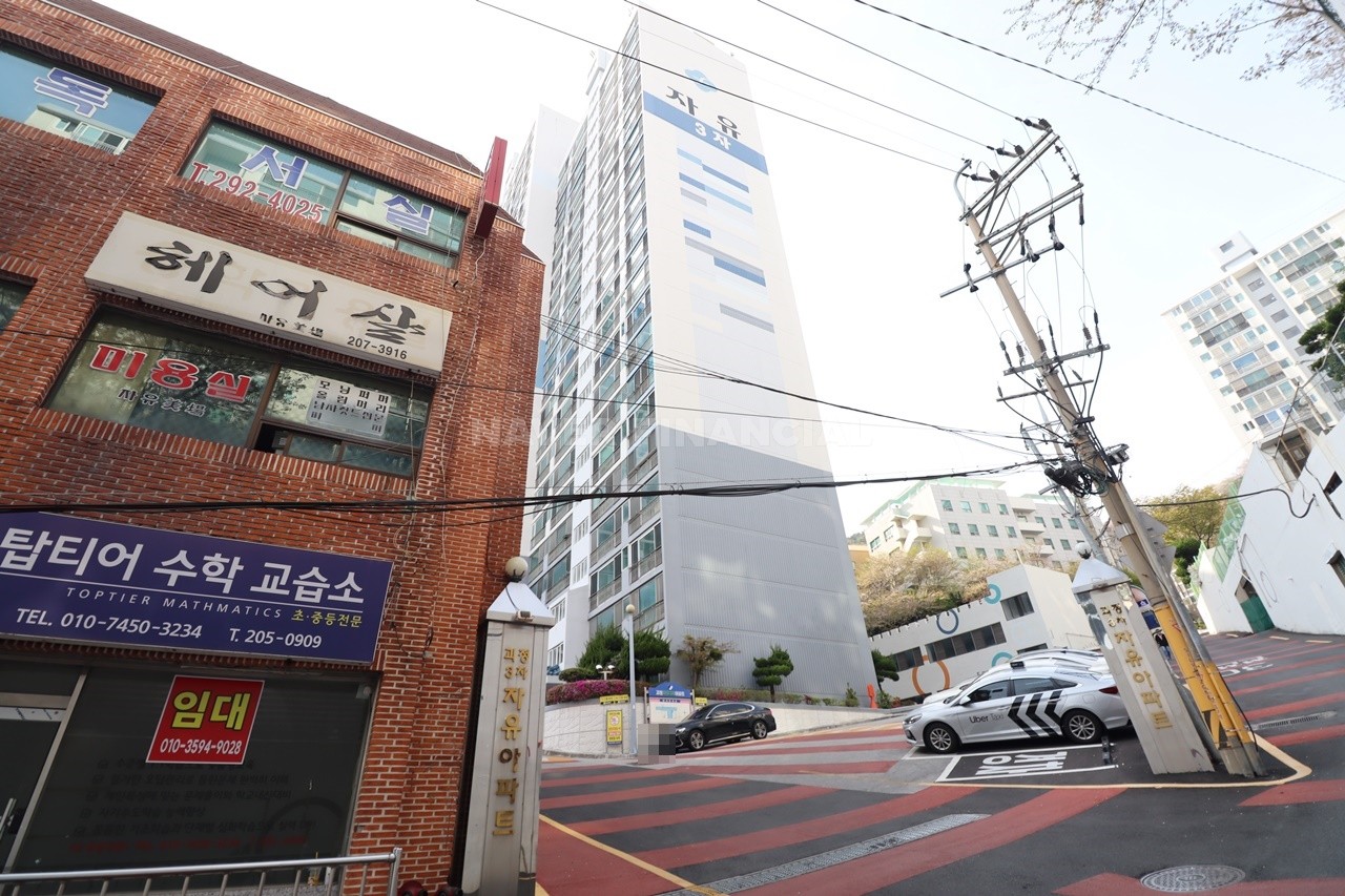 Building entrance with signage