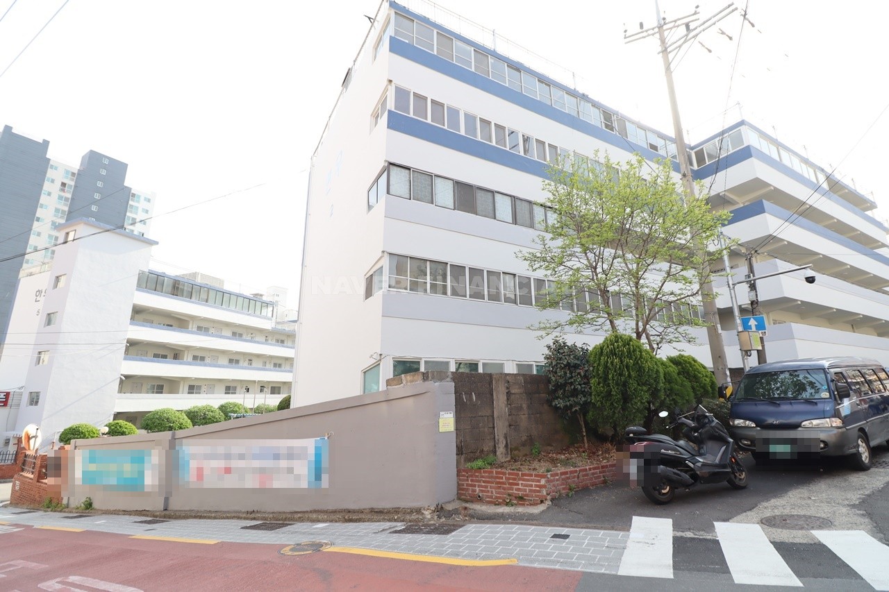 Building entrance with signage