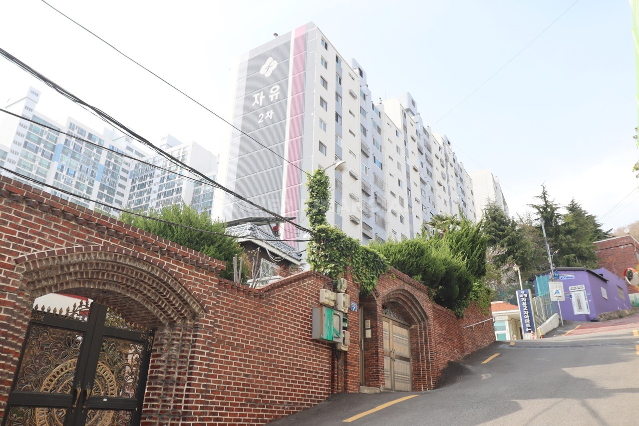 Building entrance with signage