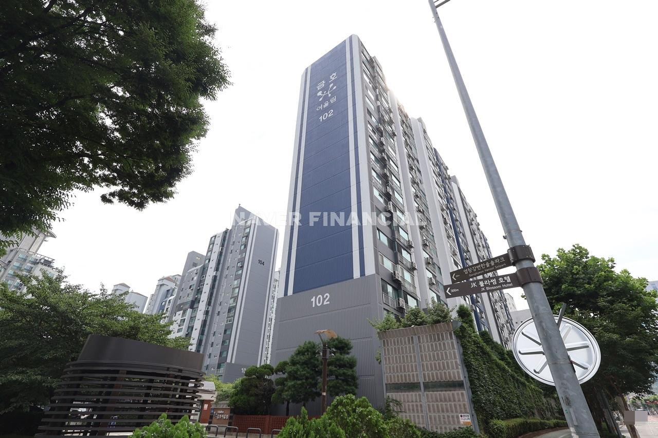 Building entrance with signage