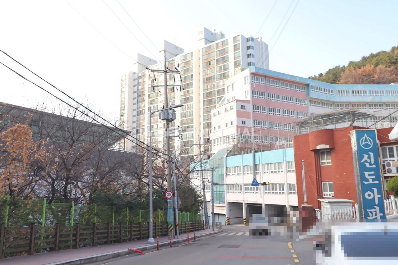 Building entrance with signage