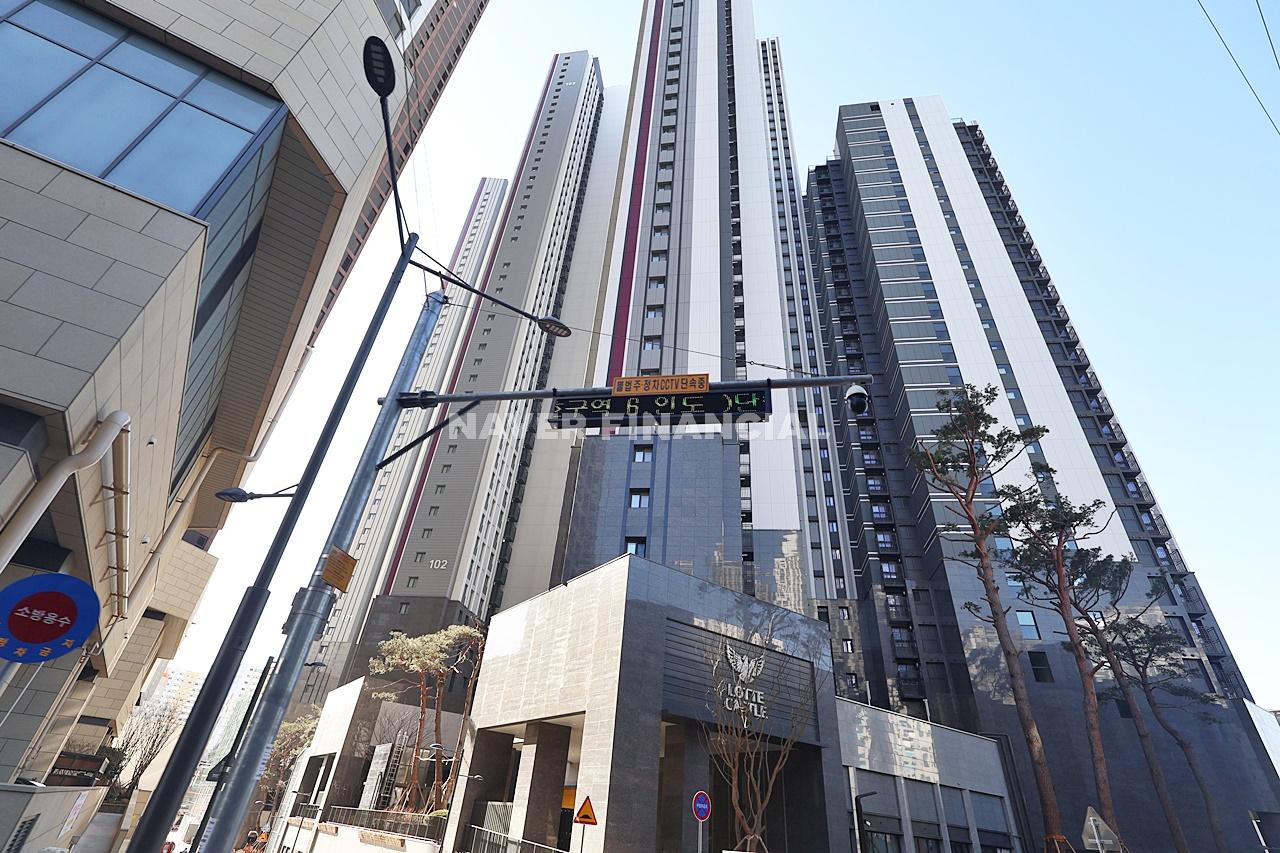 Building entrance with signage
