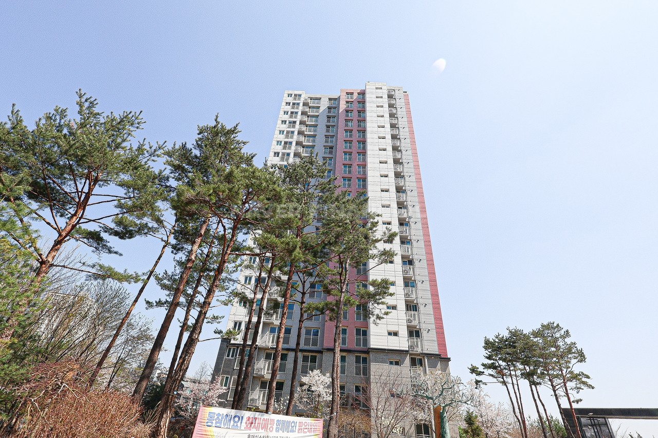 Building entrance with signage