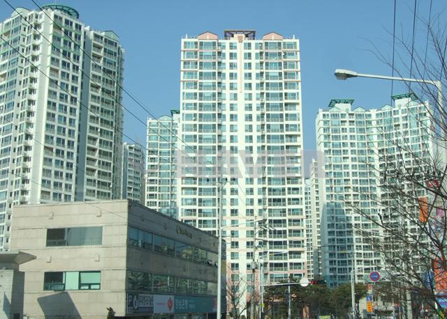 부산시 북구 화명동 대림쌍용강변타운 아파트 